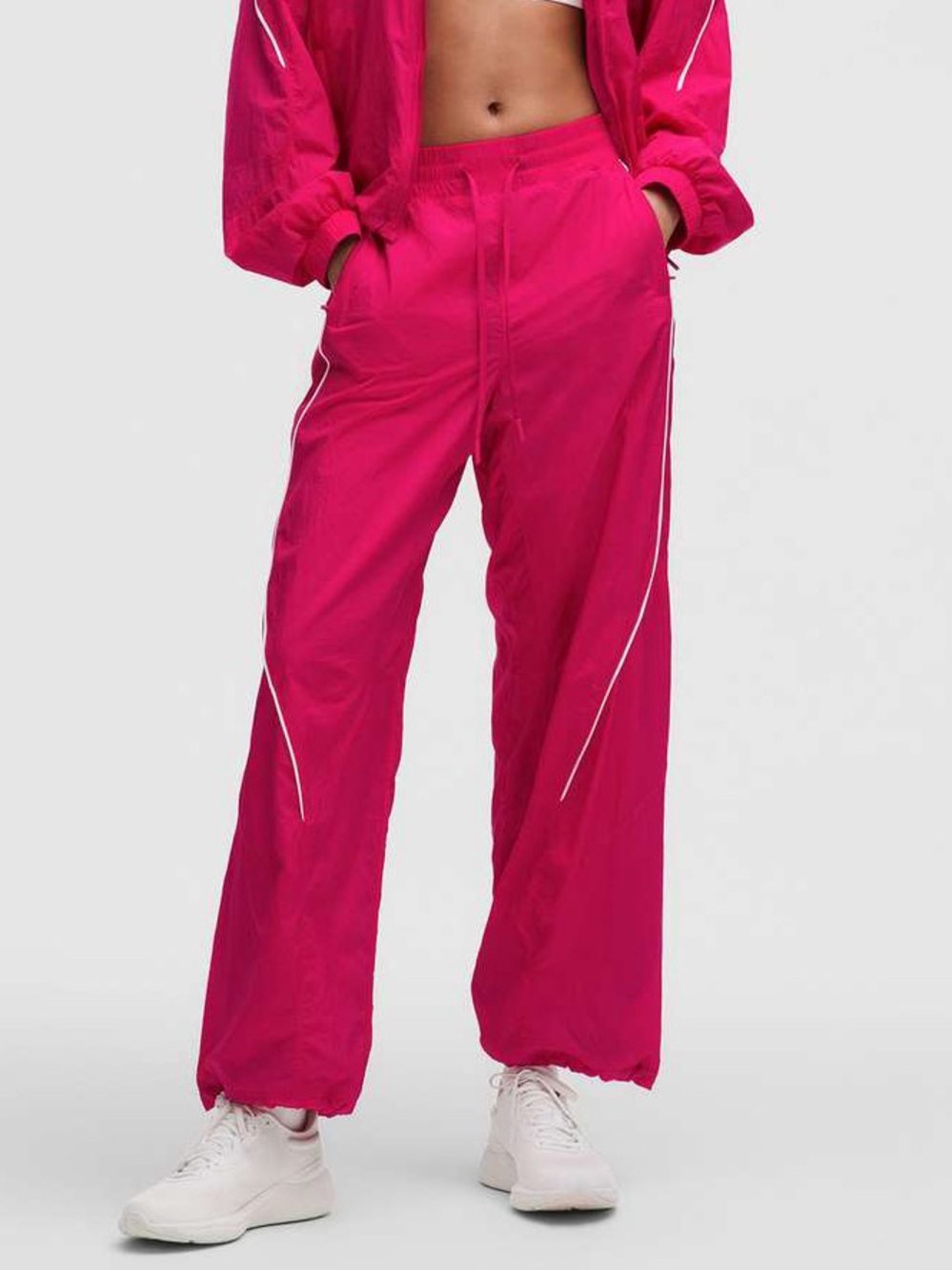 Lululemon License to Train Mid-Rise Lightweight Jogger in Passionate Sz 14